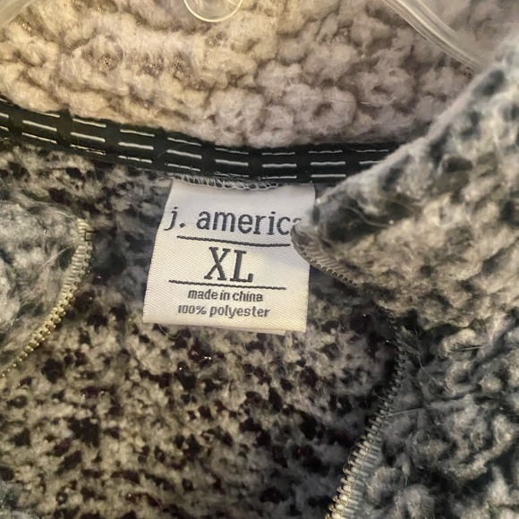 🎄 JAmerica Sherpa Half Zip Pullover – Size XL - Picture 2 of 2